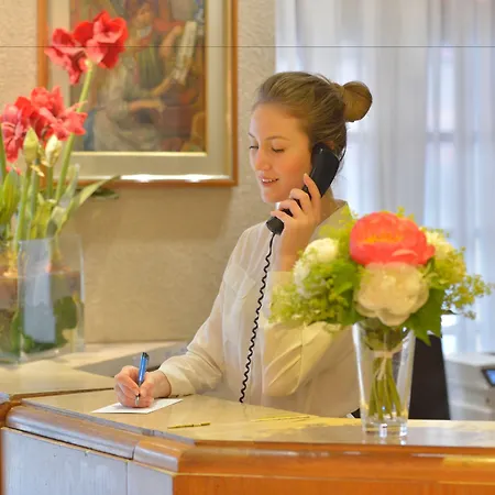 Renoir Montparnasse باريس