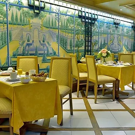 Renoir Montparnasse 3* פריז