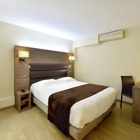 Renoir Montparnasse מלון 3*
