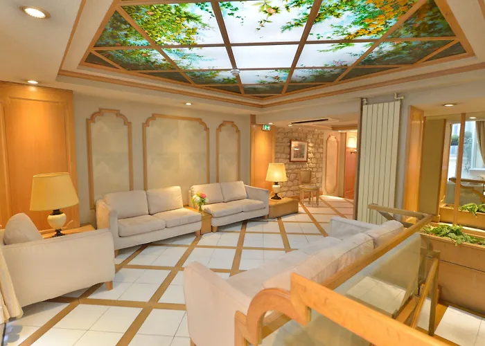 Hotel Renoir Montparnasse 3*