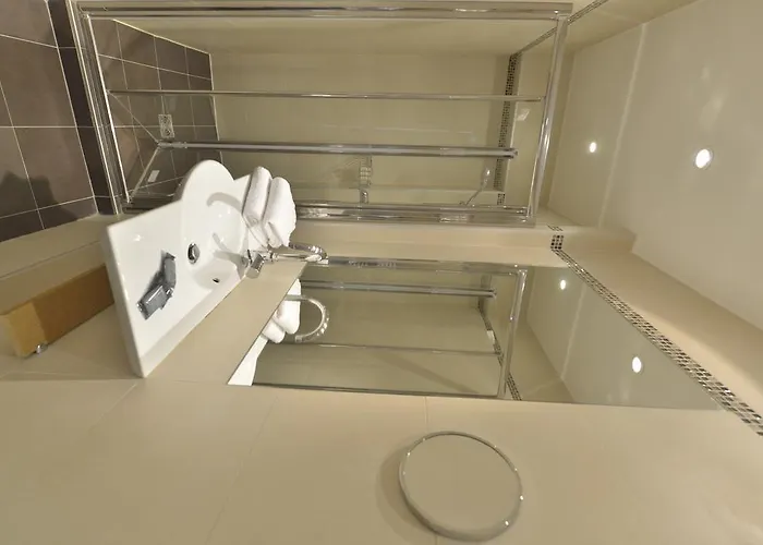 Hotel Renoir Montparnasse 3*