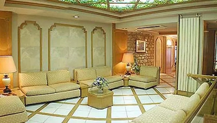 Renoir Montparnasse Hotel 3*