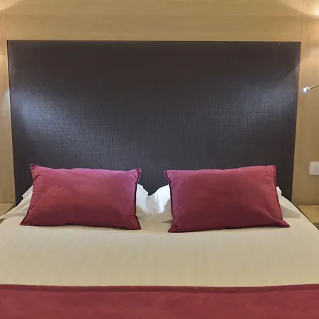 Hotel Renoir Montparnasse 3*