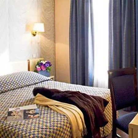 Hotel Renoir Montparnasse París
